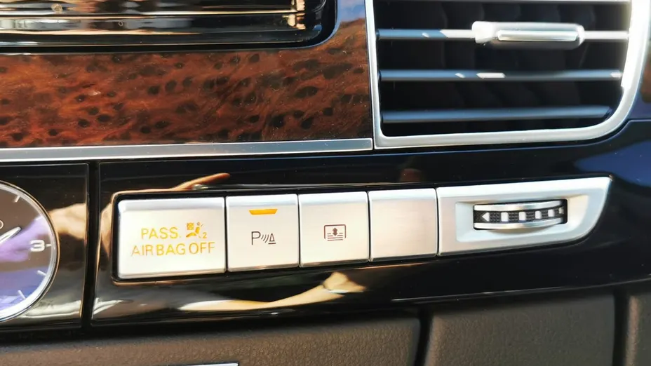 AUDI A8 -
