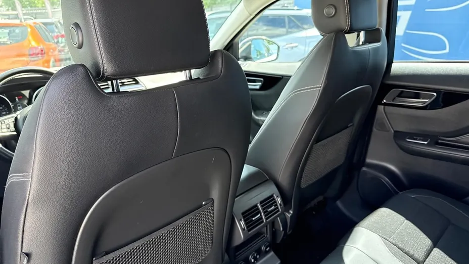 JAGUAR F-Pace -