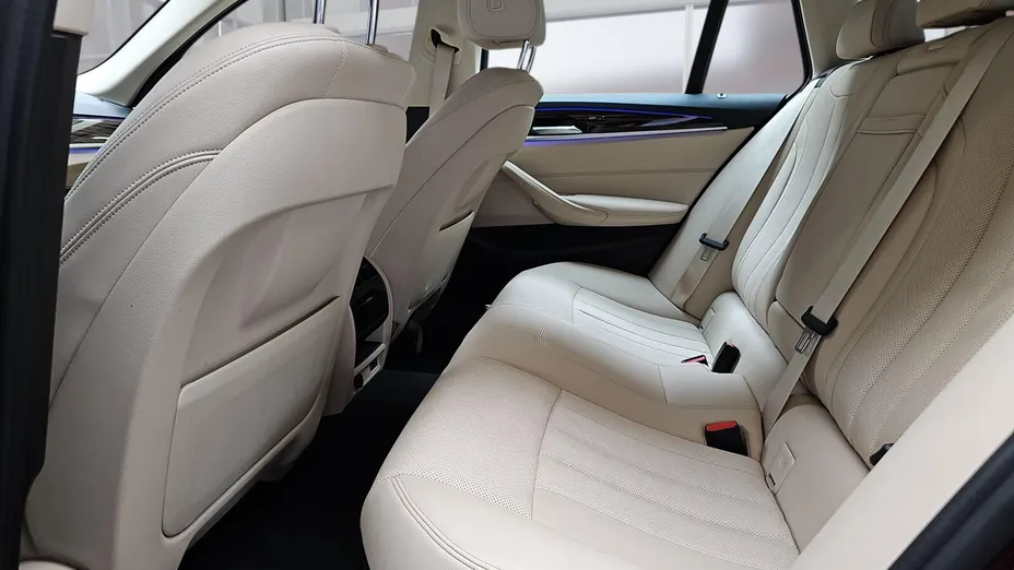 BMW Seria 5 518d mHEV aut