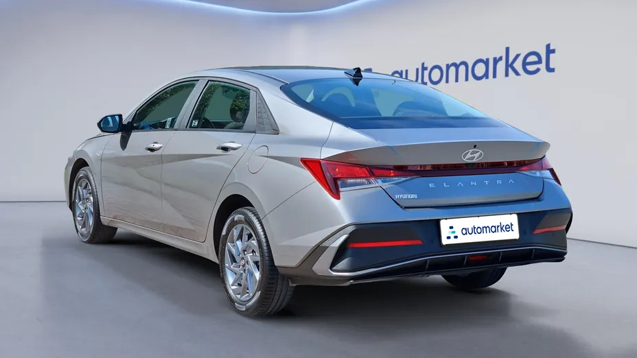 HYUNDAI Elantra Elantra 1.6 Modern