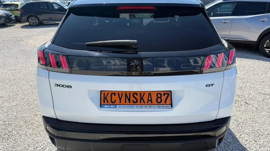 PEUGEOT 3008 -