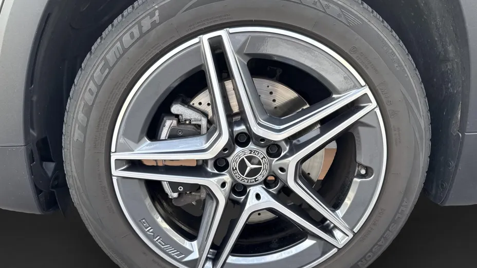MERCEDES-BENZ GLB GLB 200 mHEV AMG Line 7G-DCT
