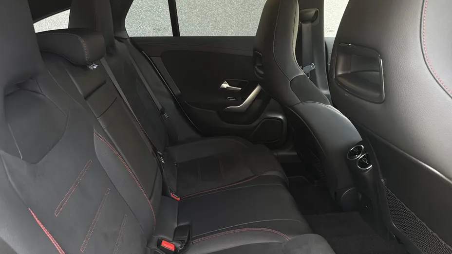 MERCEDES-BENZ CLA CLA 200 d 4-Matic 8G-DCT