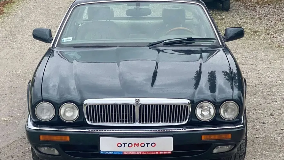 JAGUAR XJ -