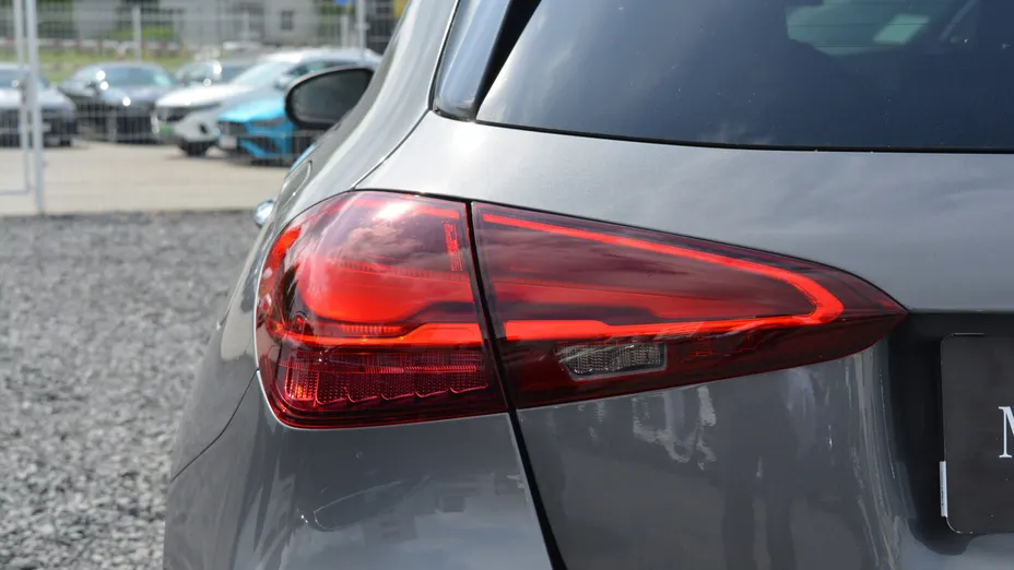 MERCEDES-BENZ A Klasa A 200 AMG Line 7G-DCT