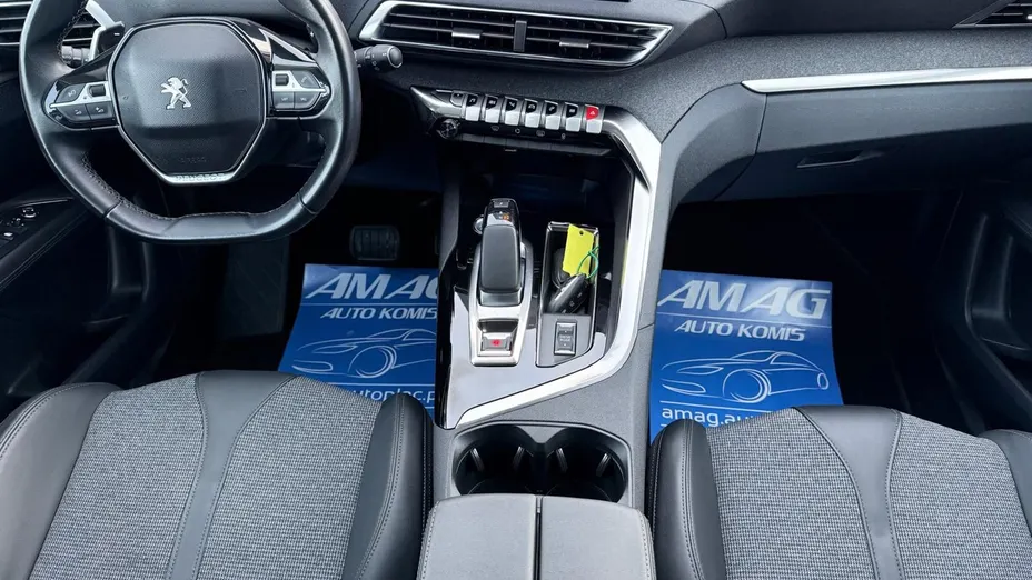 PEUGEOT 3008 -
