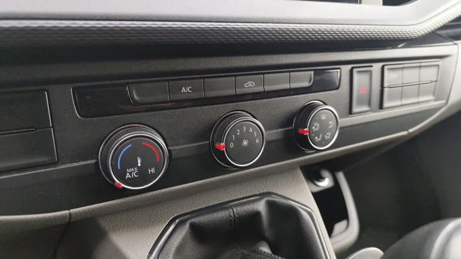 VOLKSWAGEN Transporter Transporter T6.1 TDI L2