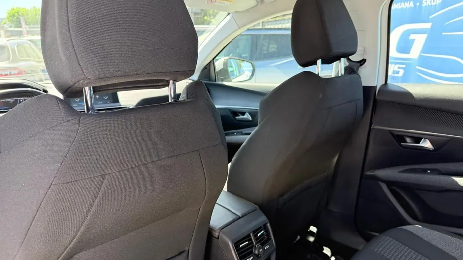 PEUGEOT 3008 -