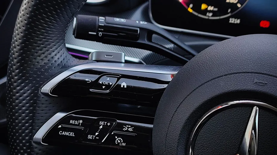 MERCEDES-BENZ C Klasa C 200 mHEV 4-Matic AMG