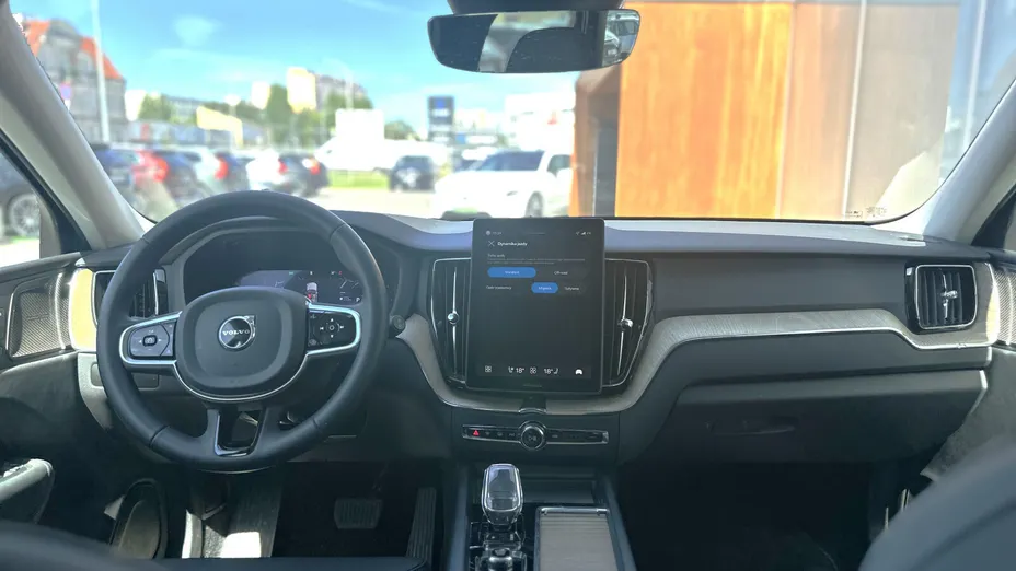 VOLVO XC60 XC60 B5 B AWD Plus Dark aut