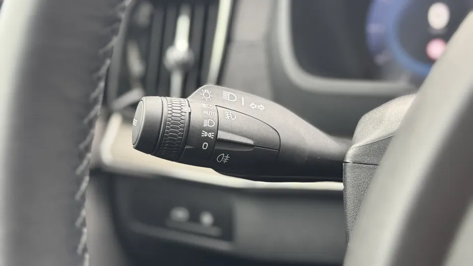 VOLVO XC90 XC90 T8 AWD Plug-In Hybrid Ultra Dark 7os aut