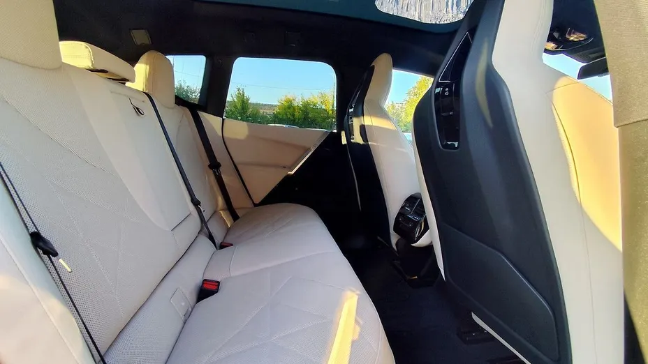 BMW iX iX xDrive50 111.5kWh Signature