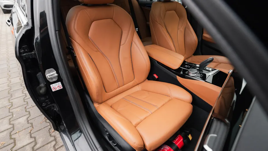 BMW Seria 5 520d xDrive Luxury Line aut