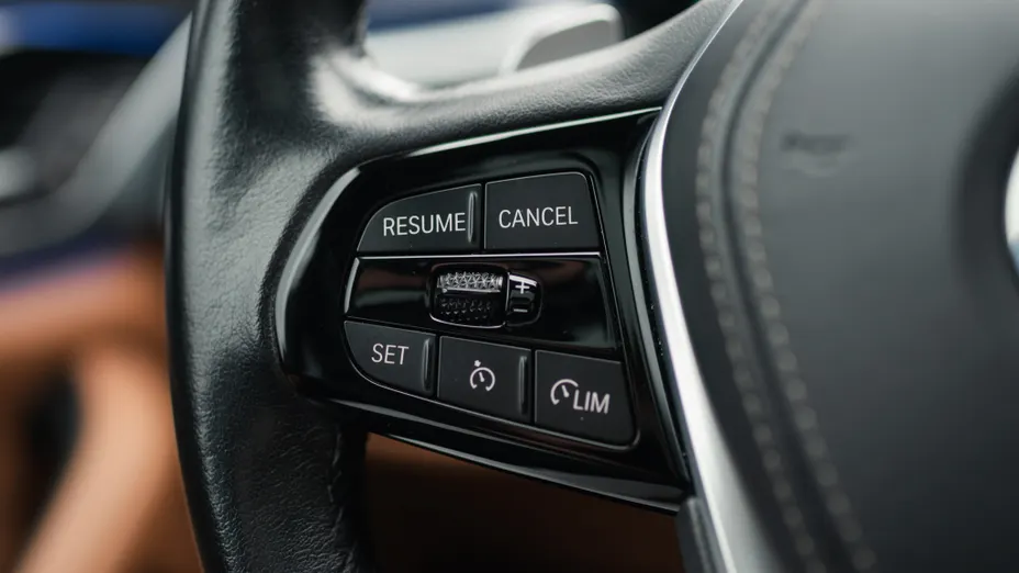 BMW Seria 5 520d xDrive Luxury Line aut