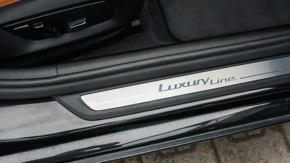 BMW Seria 5 520d xDrive Luxury Line aut