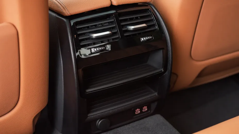 BMW Seria 5 520d xDrive Luxury Line aut