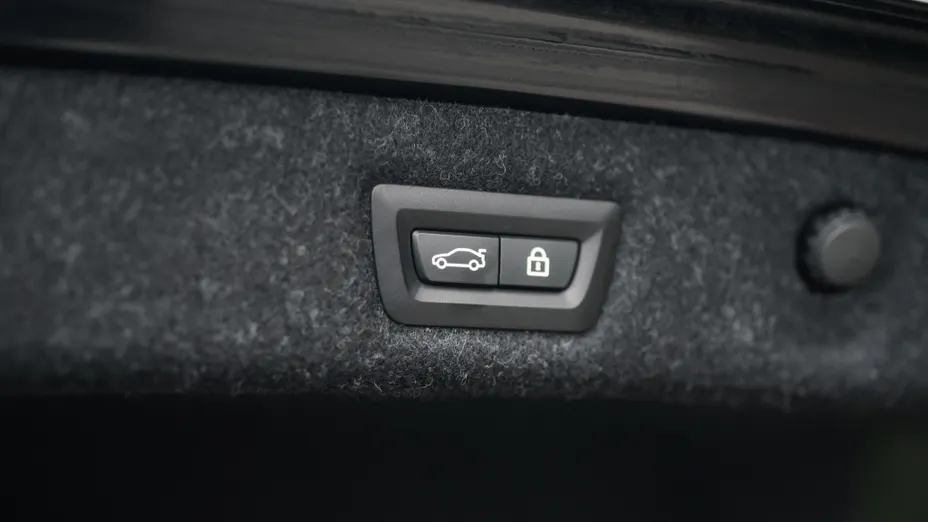 BMW Seria 5 520d xDrive Luxury Line aut