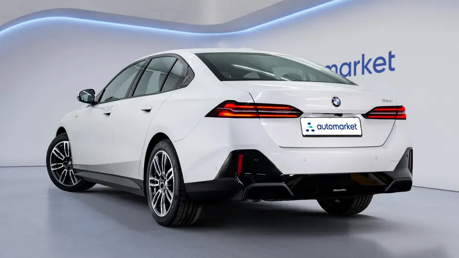 BMW Seria 5 520i mHEV M Sport aut Nowy