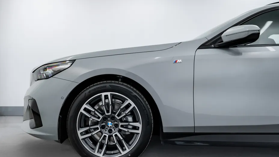 BMW Seria 5 520i mHEV M Sport aut Nowy