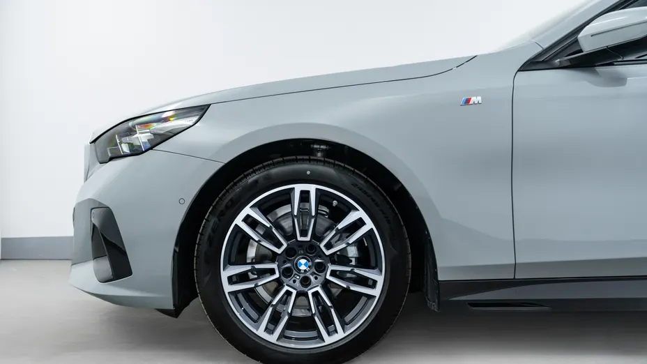 BMW Seria 5 520i mHEV M Sport aut Nowy