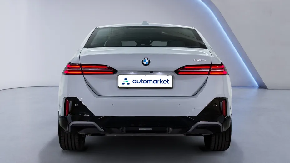 BMW Seria 5 520i mHEV M Sport aut Nowy