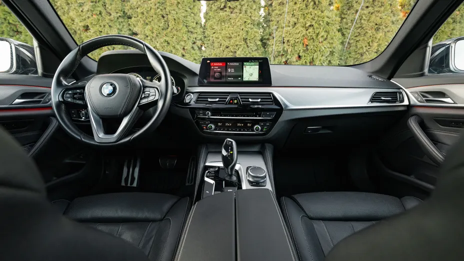 BMW Seria 5 530d xDrive M Sport sport-aut