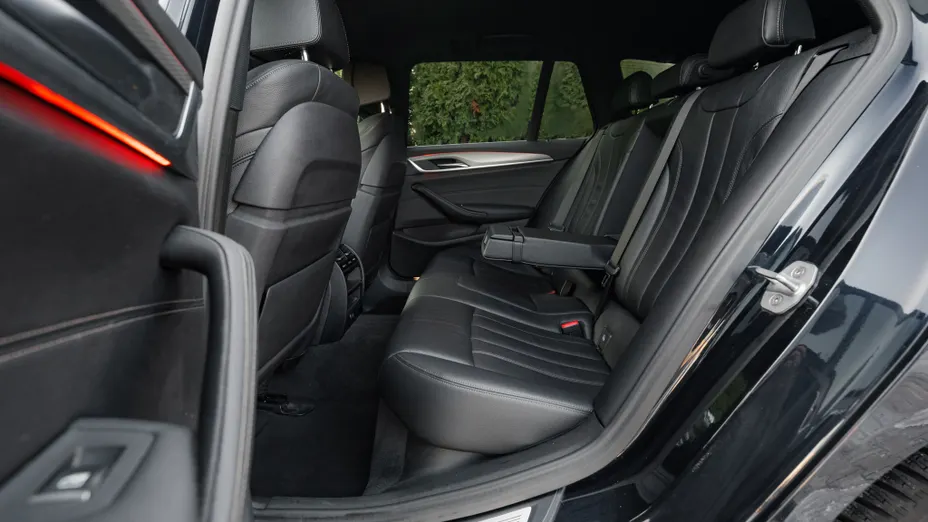 BMW Seria 5 530d xDrive M Sport sport-aut