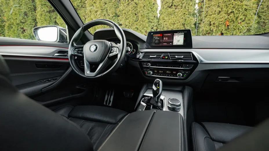 BMW Seria 5 530d xDrive M Sport sport-aut