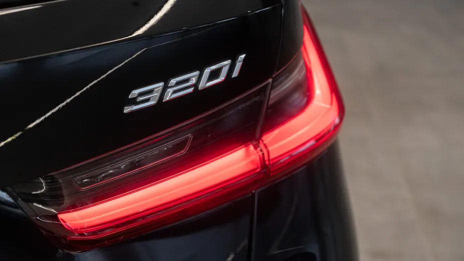 BMW Seria 3 320i Sport Line aut