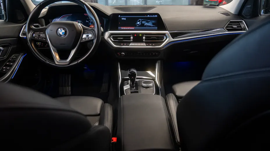 BMW Seria 3 320i Sport Line aut