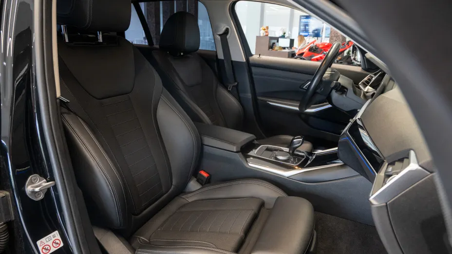 BMW Seria 3 320i Sport Line aut