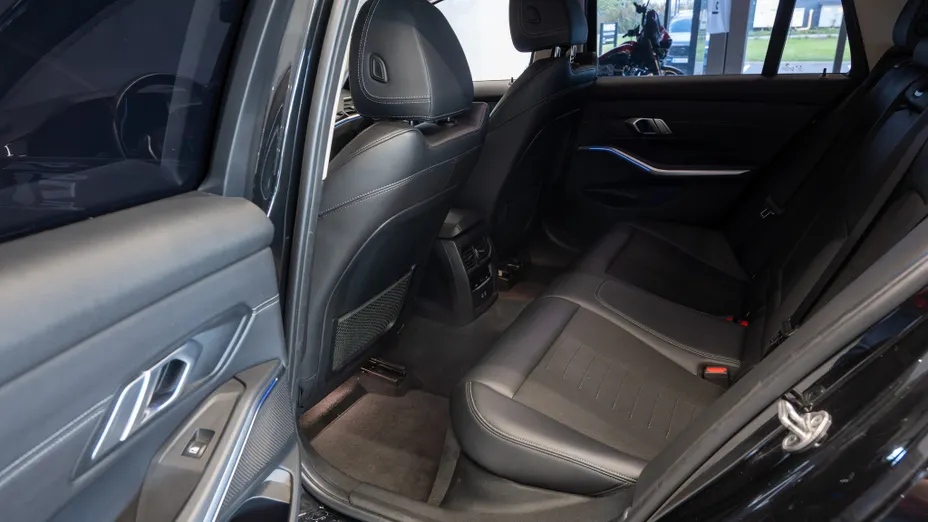 BMW Seria 3 320i Sport Line aut