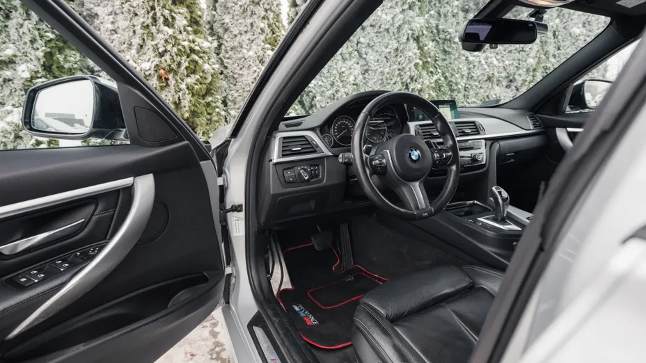 BMW Seria 3 320d xDrive M Sport Shadow sport-aut