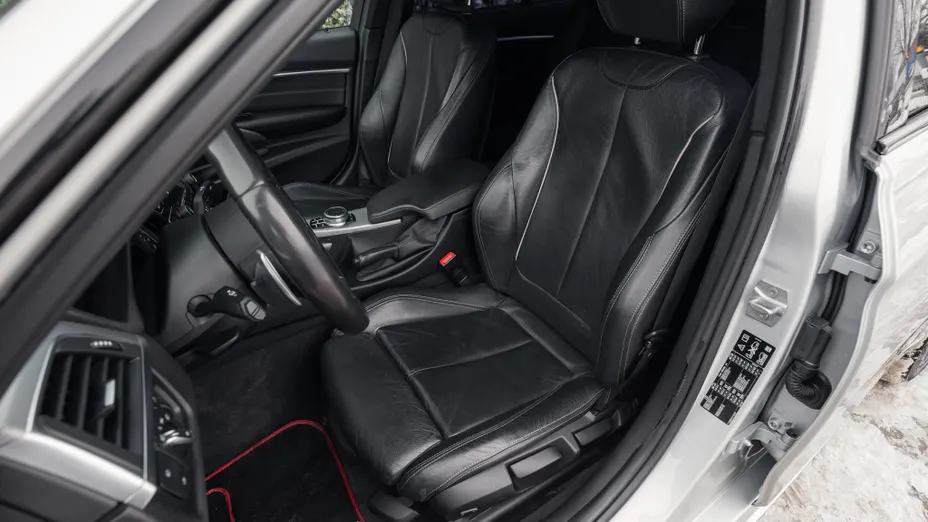 BMW Seria 3 320d xDrive M Sport Shadow sport-aut