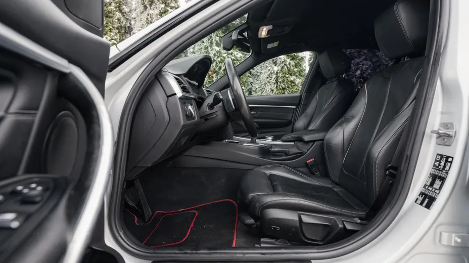 BMW Seria 3 320d xDrive M Sport Shadow sport-aut