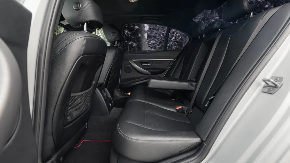 BMW Seria 3 320d xDrive M Sport Shadow sport-aut