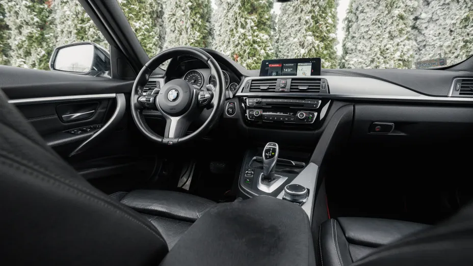 BMW Seria 3 320d xDrive M Sport Shadow sport-aut