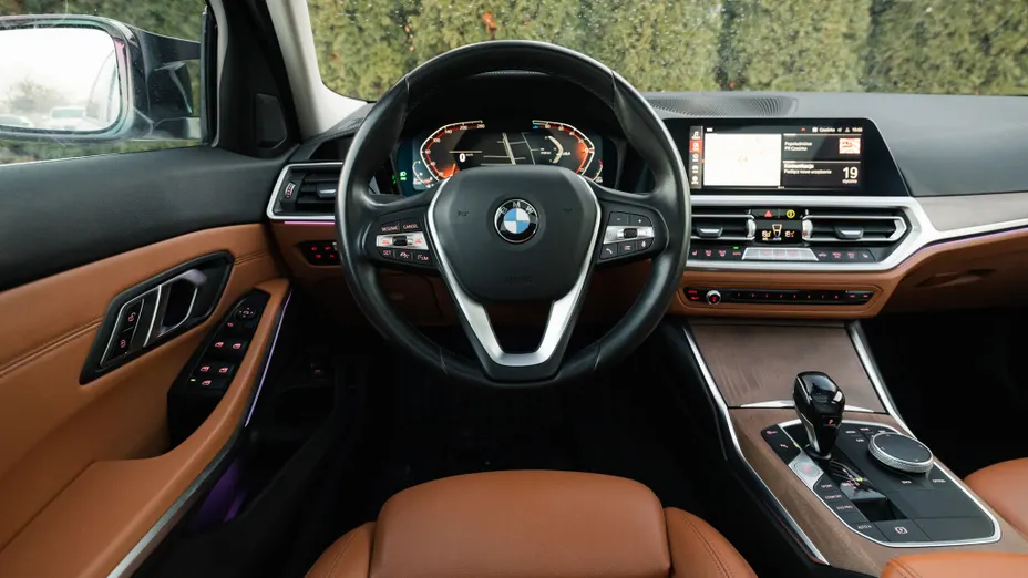 BMW Seria 3 320d Luxury Line aut