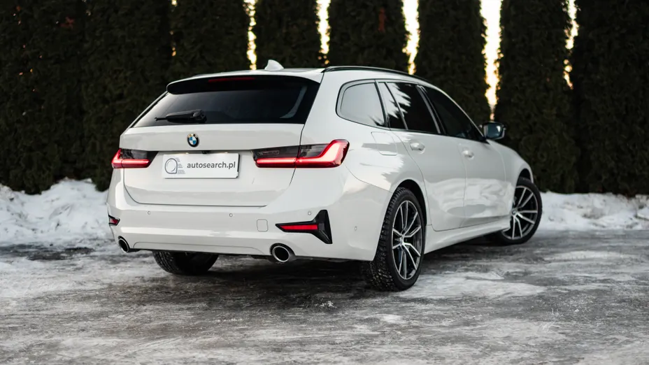 BMW Seria 3 320d Luxury Line aut