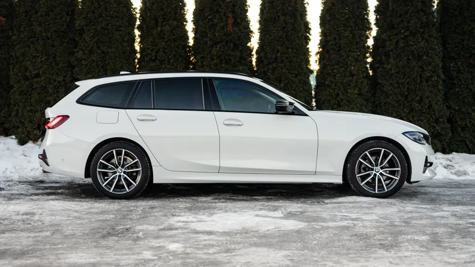 BMW Seria 3 320d Luxury Line aut