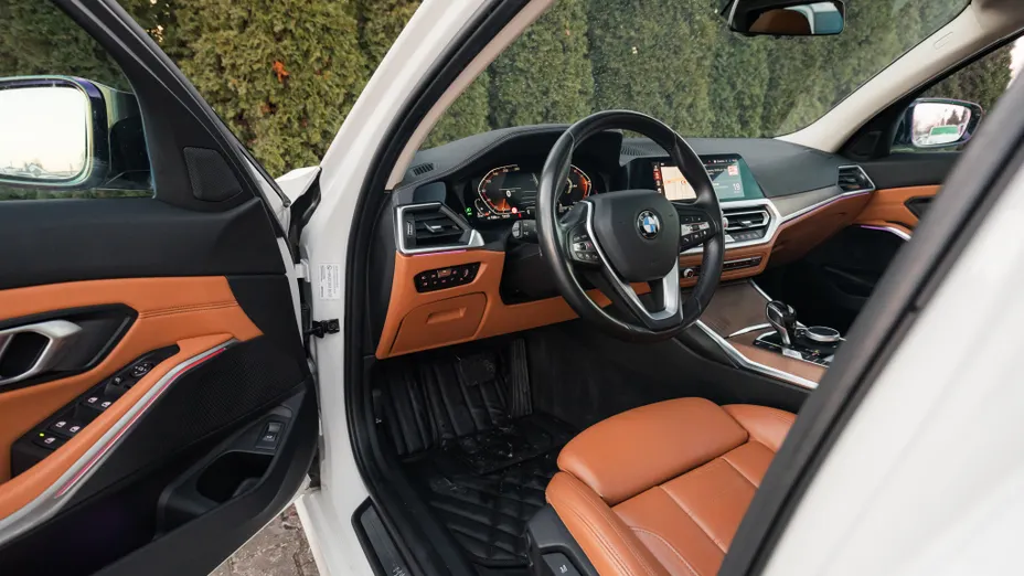 BMW Seria 3 320d Luxury Line aut