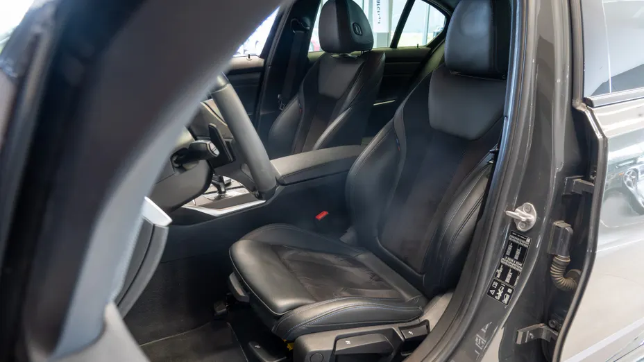 BMW Seria 3 330i xDrive M Sport sport-aut