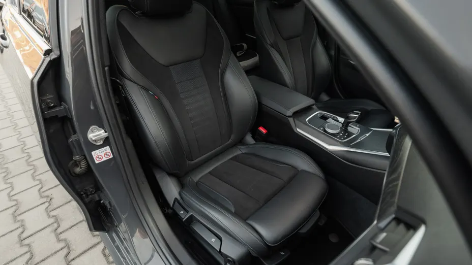 BMW Seria 3 330e PHEV M Sport sport-aut