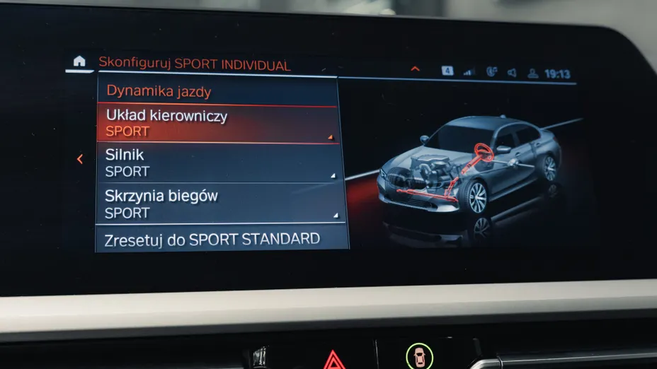 BMW Seria 3 330i Advantage aut