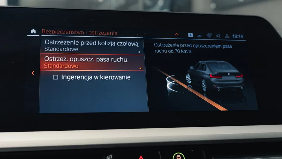 BMW Seria 3 330i Advantage aut