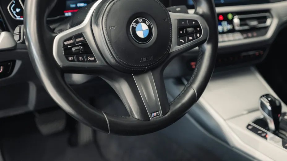 BMW Seria 3 330i Advantage aut