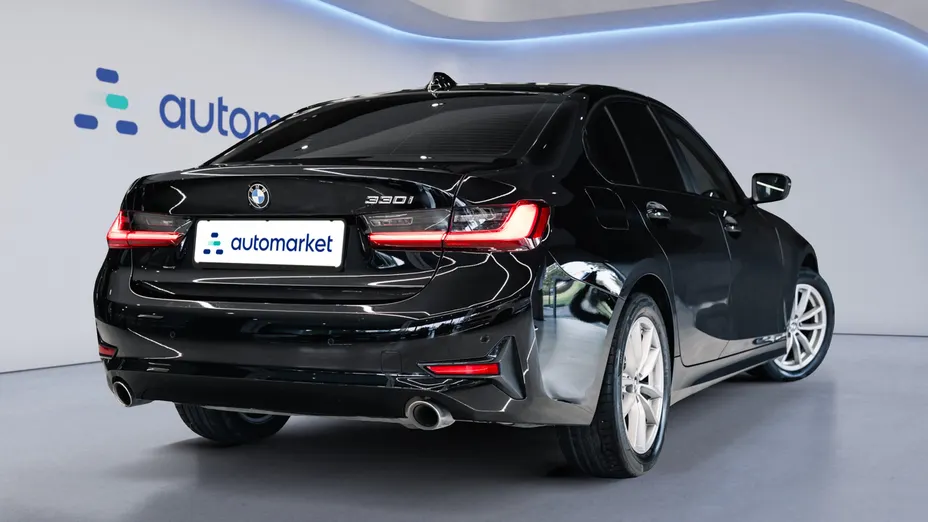 BMW Seria 3 330i Advantage aut
