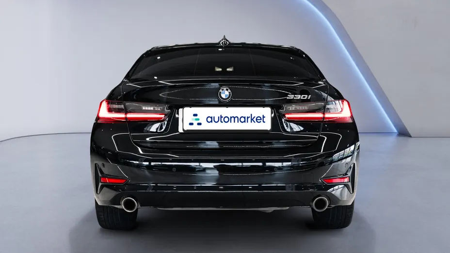 BMW Seria 3 330i Advantage aut