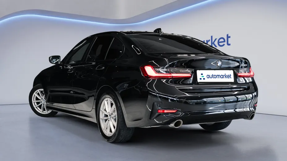 BMW Seria 3 330i Advantage aut