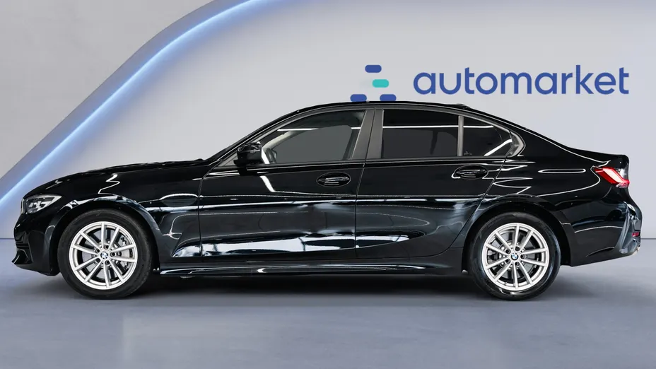 BMW Seria 3 330i Advantage aut